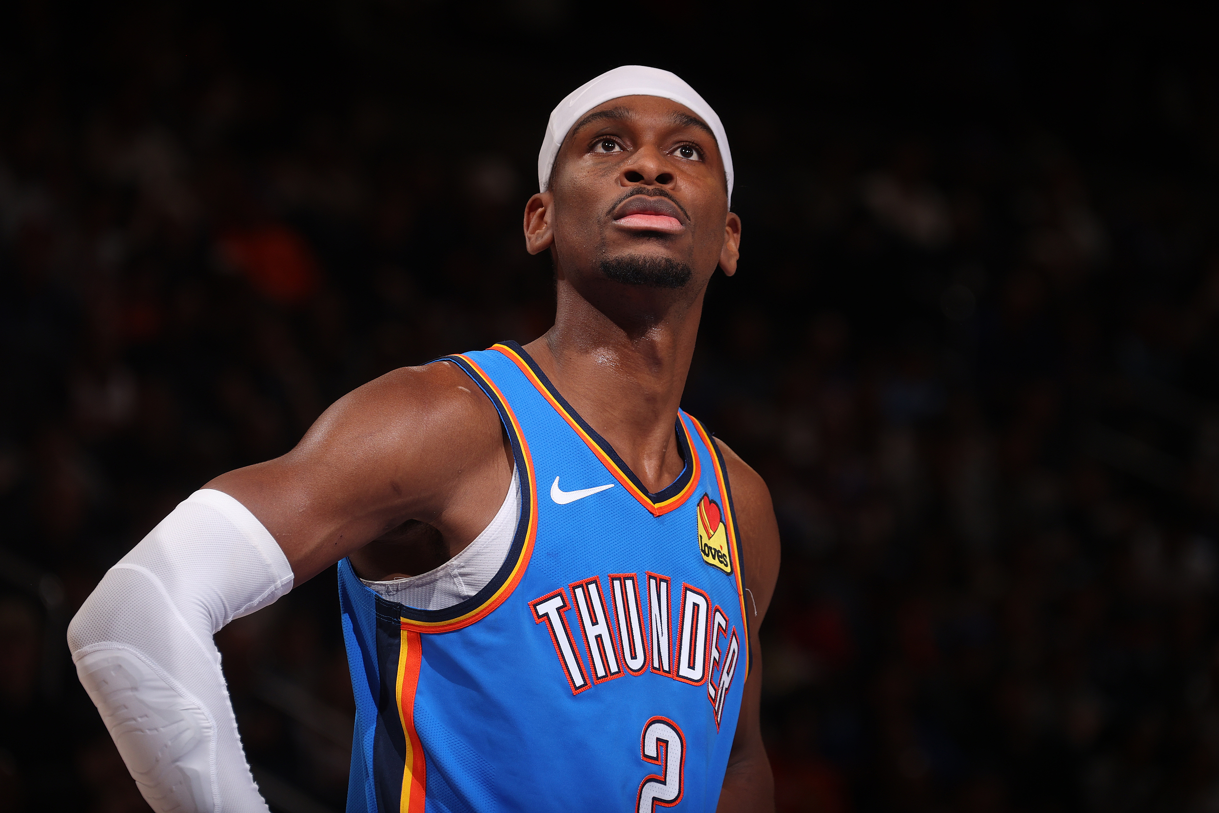 开云体育入口-🤷🏻‍♂️SGA仅得14分&amp;amp;末节换上纯替补投降，请用四个字来形容本场比赛的雷霆队